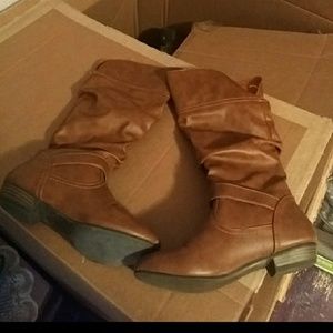 Sale 6/$30🌸 knee boots size 5